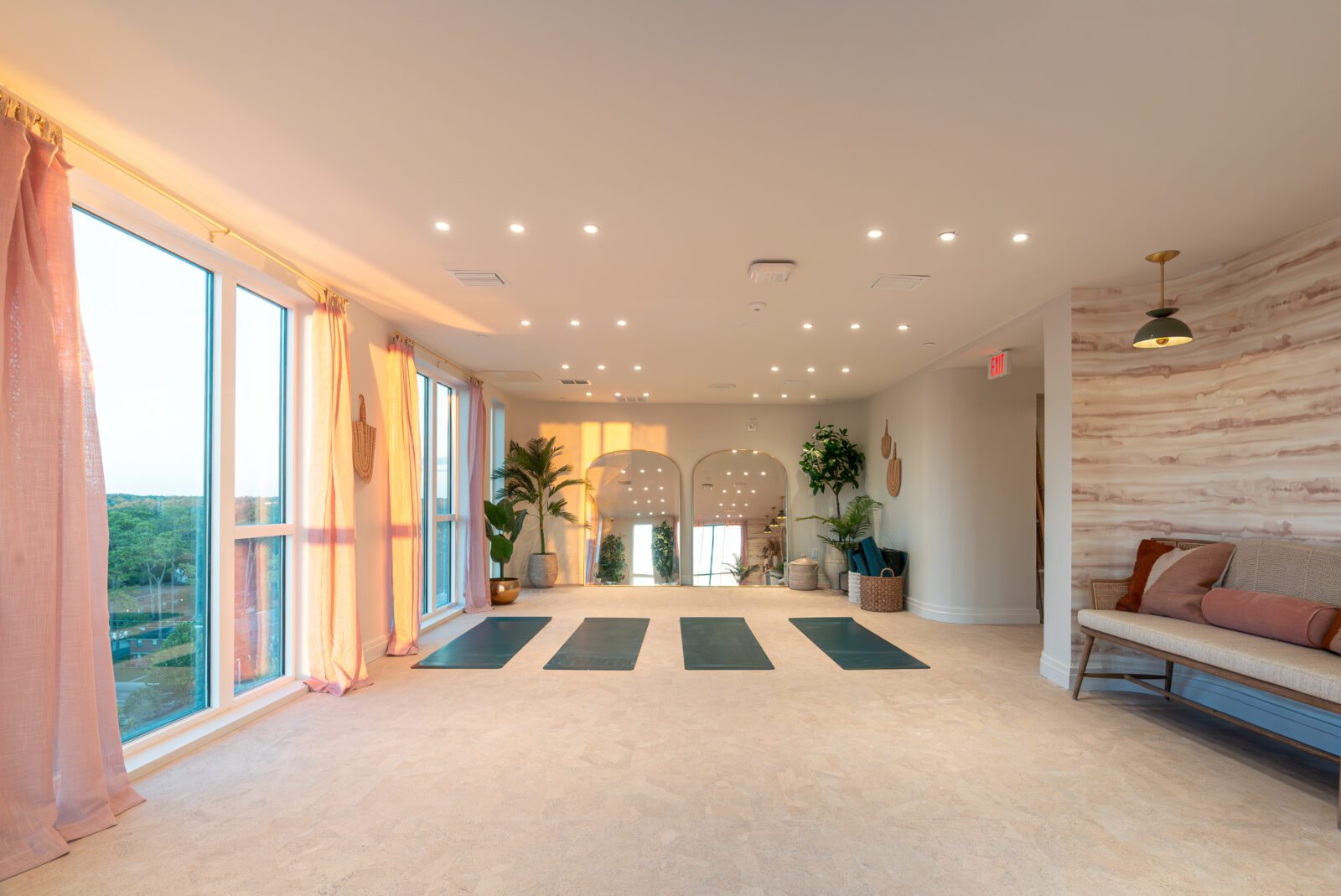 Student Housing Apartments vs. Traditional Apartments near UF